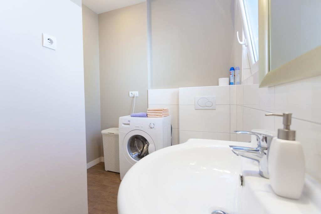 Meri Apartments - Puharic Makarska Habitación foto